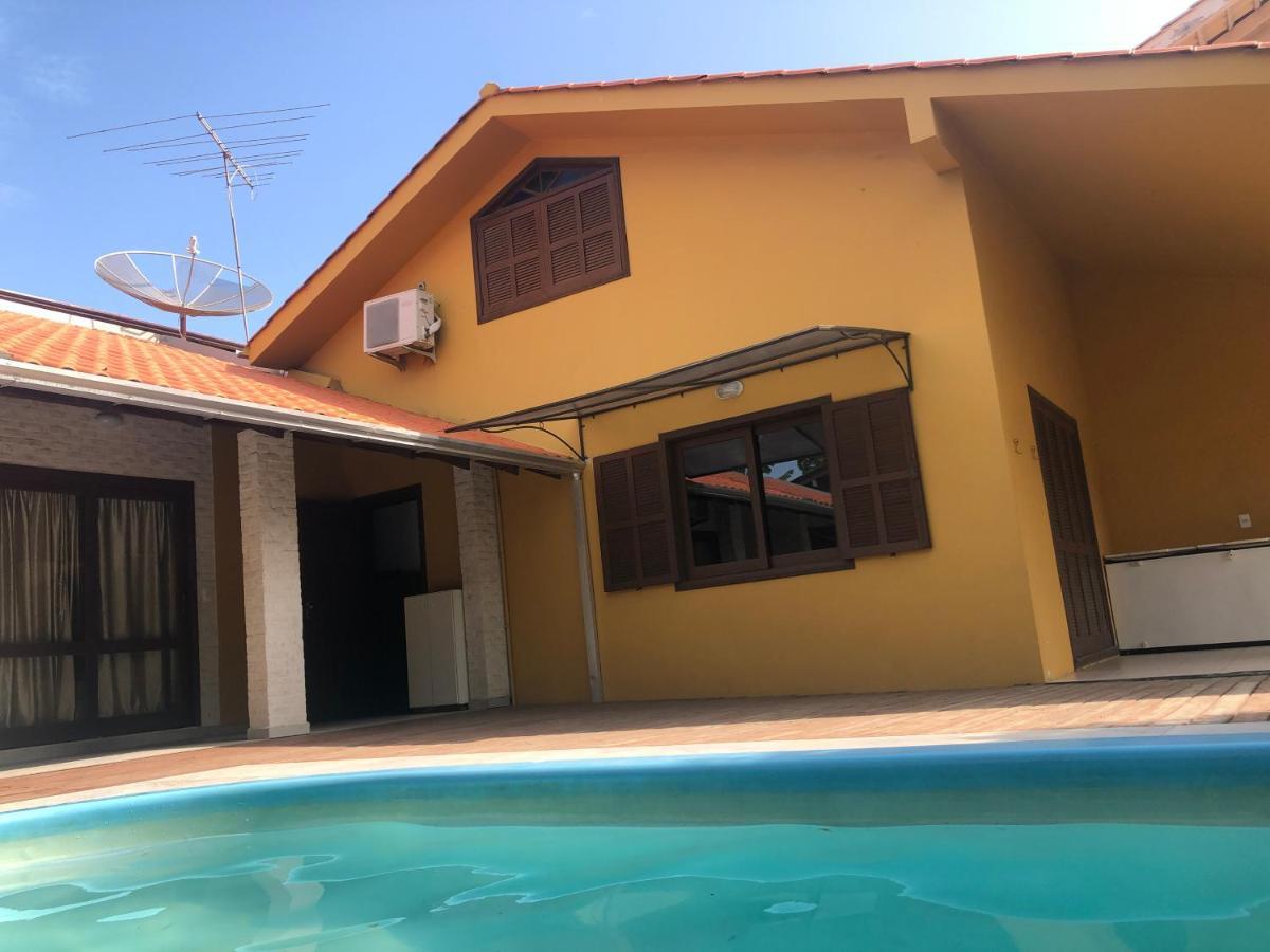 Linda Casa Com Piscina Em Bombinhas, Espaco Inteiro Eksteriør bilde