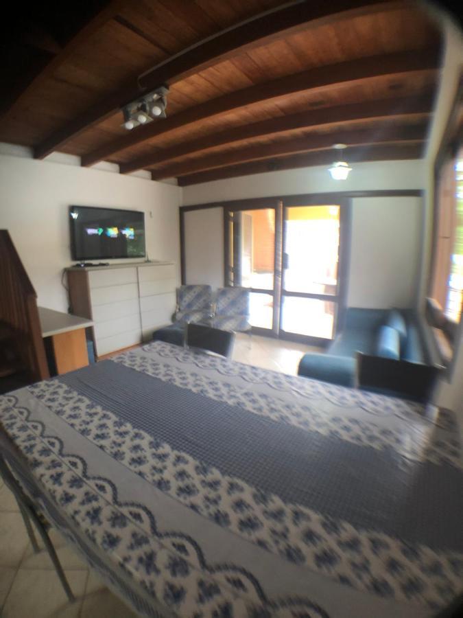 Linda Casa Com Piscina Em Bombinhas, Espaco Inteiro Eksteriør bilde