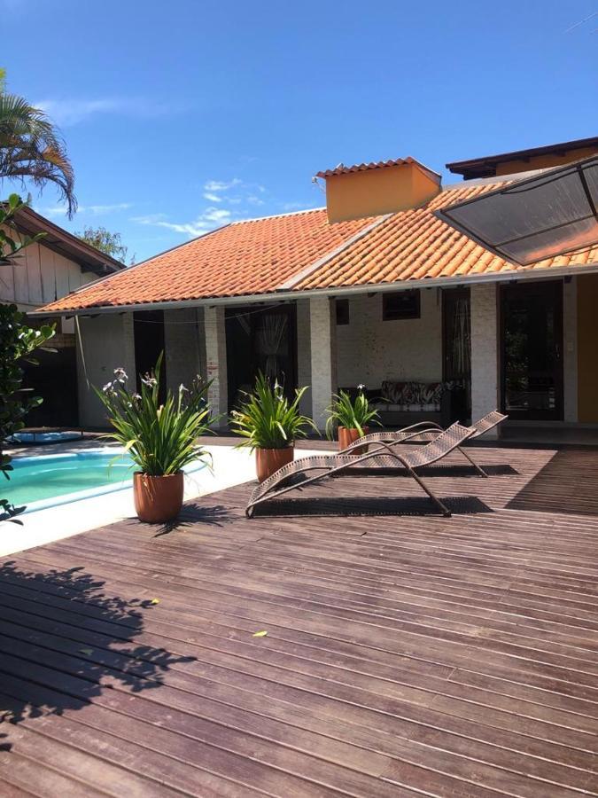 Linda Casa Com Piscina Em Bombinhas, Espaco Inteiro Eksteriør bilde