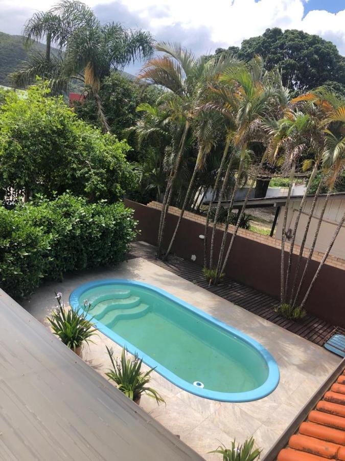 Linda Casa Com Piscina Em Bombinhas, Espaco Inteiro Eksteriør bilde