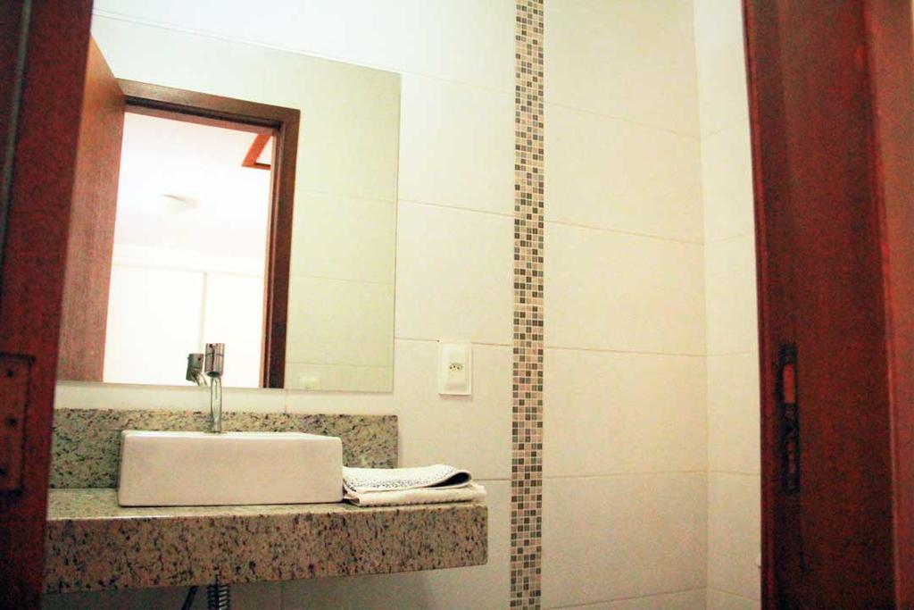 Linda Casa Com Piscina Em Bombinhas, Espaco Inteiro Eksteriør bilde