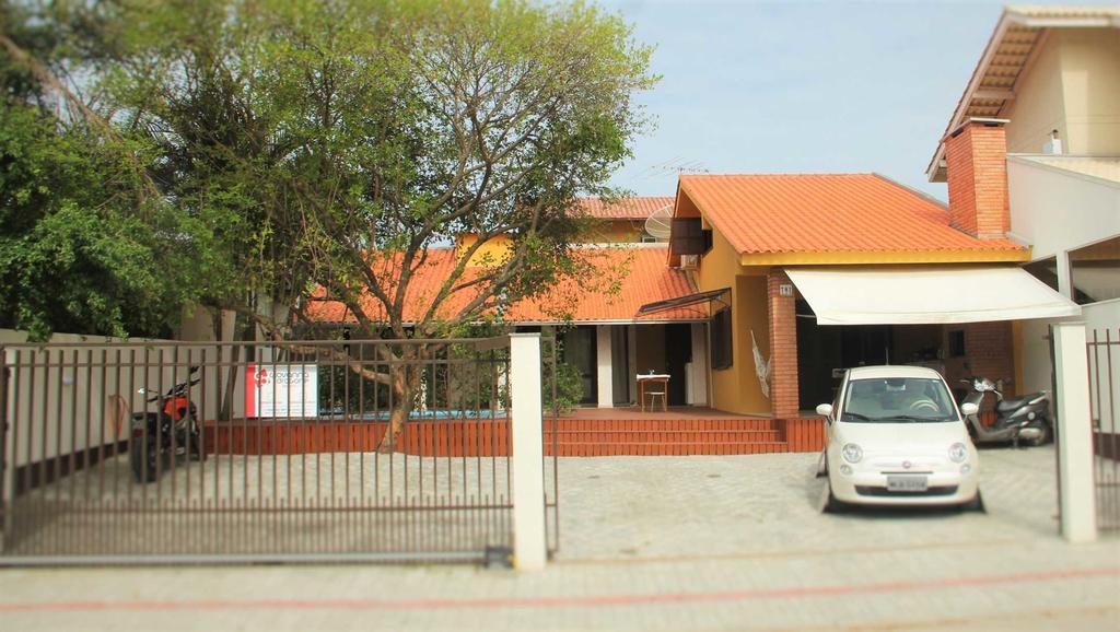 Linda Casa Com Piscina Em Bombinhas, Espaco Inteiro Eksteriør bilde